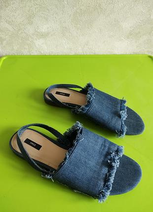 Джинсові жіночі босоніжки 37 розміру від бренду mango
