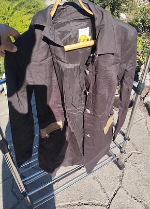 Жіночий осінній плащ