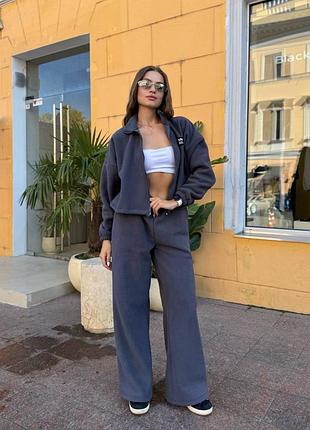 Флисовый женский костюм с брюками палаццо/джоггерами серый