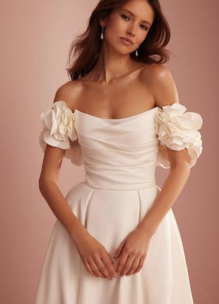 Весільна сукня