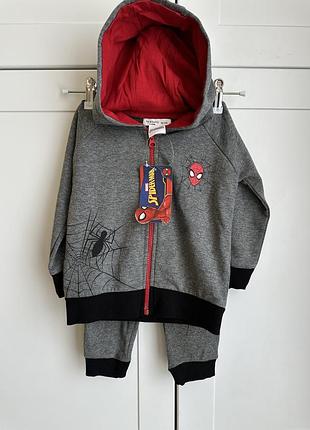 Костюм спортивний на флісі . розмір 92 на хлопчика. принт спайдер мен. марвел. з капішоном