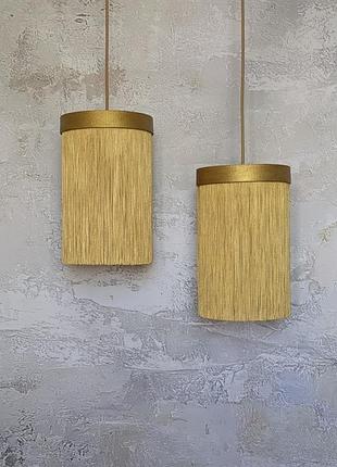 Люстри з бахроми ручної роботи.