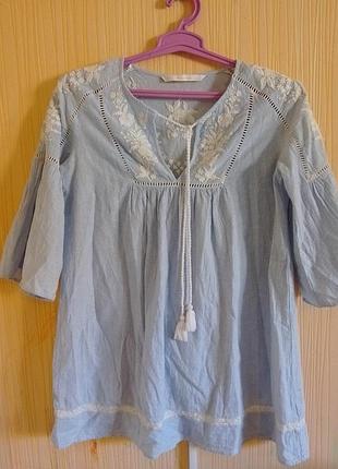 Котонова з вишивкою блузка