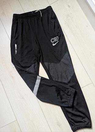 Спортивные штаны от nike 147-158