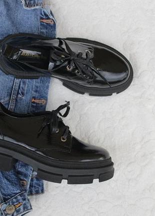 Лакированные кожаные туфли на шнурках, полуботинки 39 размера