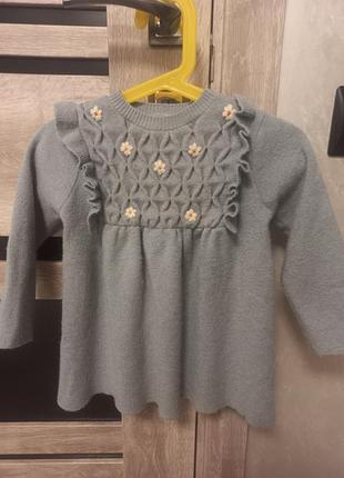 Теплое платье для девочки фирмы zara. состояние идеальное.