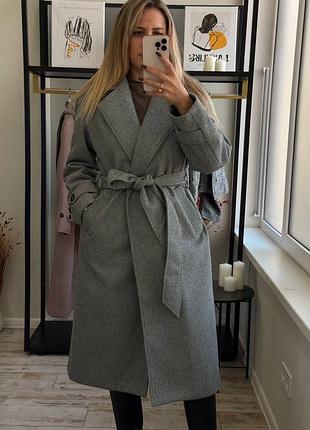 Красиве утеплене пальто