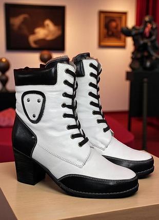 Зимние кожаные ботильоны