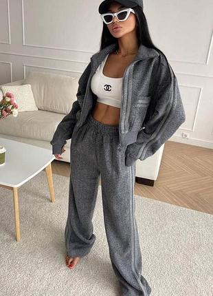 Костюм жіночий повсякденний сірий