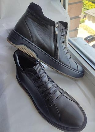 Чоловичі  шкіряні  череики , деми  , нові  ,р. 44  в наявності