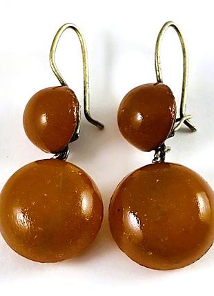 Серебряные серьги-подвески с янтарем. сделано в ссср. 875 проба "звезда".
