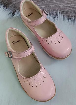 Туфли лакированные. кожа