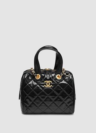 Chanel small bowling bag in patent crumpled calfskin black/gold