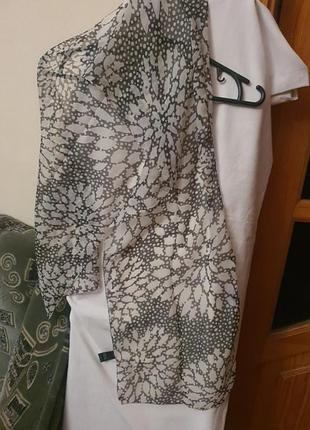 Шарфик женский тонкий шифоновый бело-серого цвета 30см ширина, 155см длина