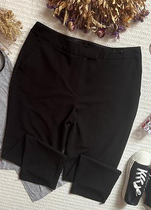 Классические базовые зауженные брюки с высокой талией черного цвета