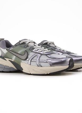 Женские кроссовки nike runtekk v2k summit white metalic silver