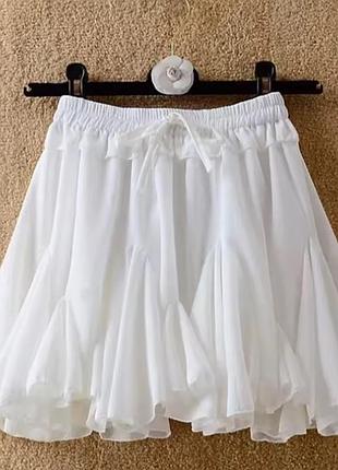 Біла пишна міні спідниця рюші