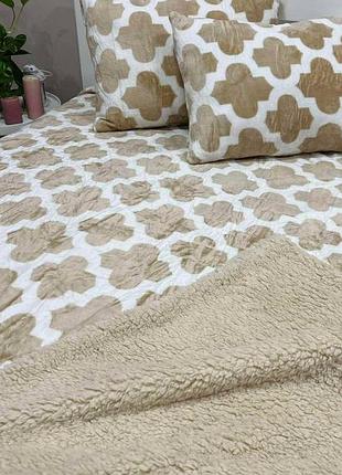 Плед двусторонний с подушками. в двух цветах