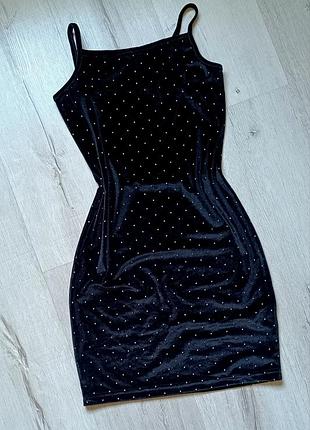 Велюровое платье с декором s