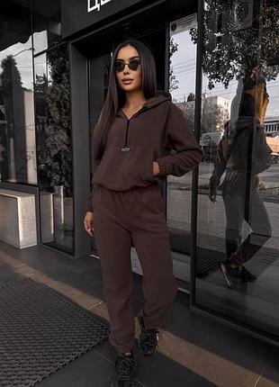 Трендовий теплий костюм