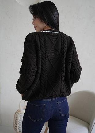 Жіночий светр з вовни 2