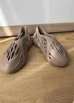 Кросівки чоловічі yeezy form