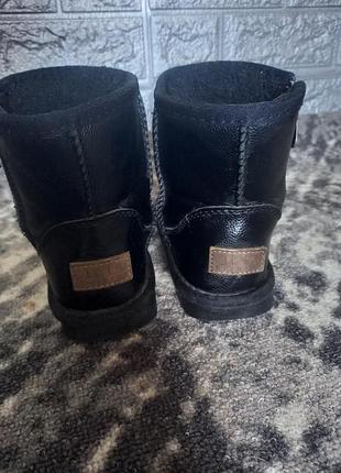 Продам детские угги 3