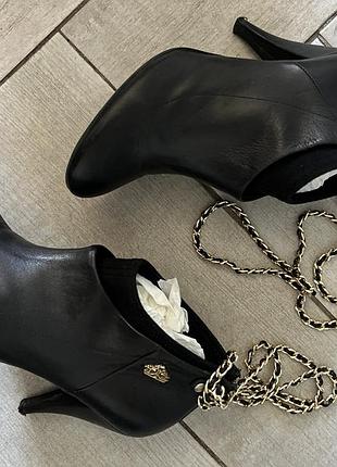 Кожаные ботильоны на каблуке fornarina