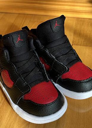 Кросівки nike jordan
