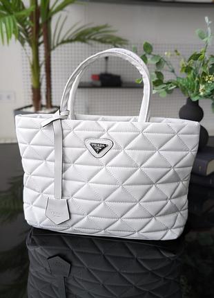 Жіноча сумка prada біла