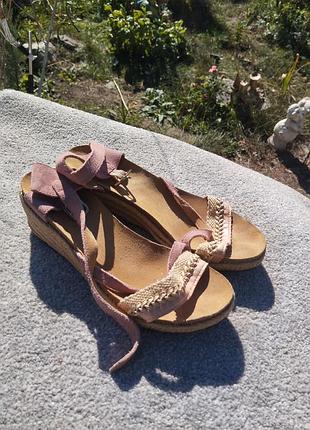 Женские туфли