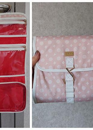 Сумка-косметичка банная dkny roll розовая с белым логотипом