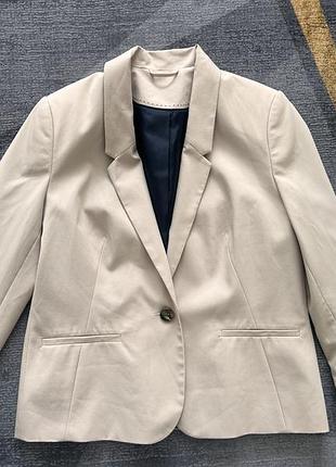 Жіночій піджак