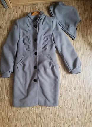 Женское пальто с капюшоном