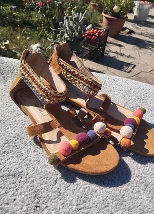 Женские шлепанцы
