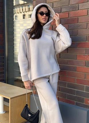Базовий костюм з обʼємним худі