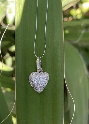 Нова срібна підвіска серце з фіанітами