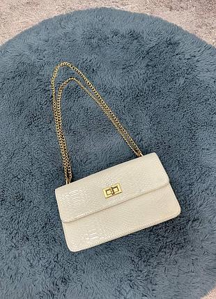 Гарна біла сумка