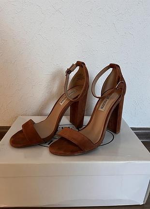 Босоніжки коричневі steve madden