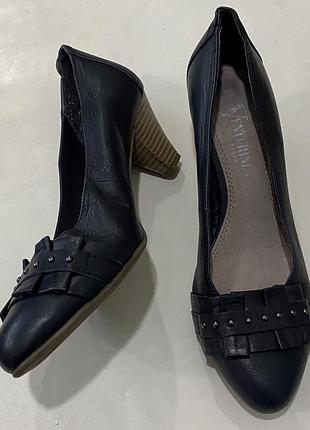Жіночі туфлі 39 розмір, шкіра