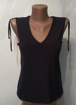 Черная майка с завязками