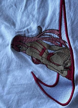 Машинна вишивка, футболка