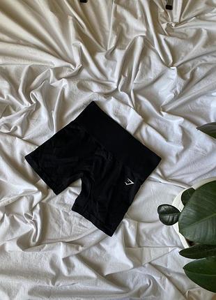 Спортивные шорты gymshark xs