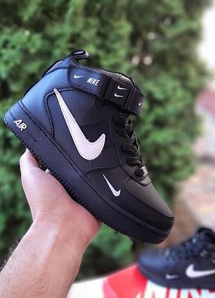 Зимние женские кроссовки nike air force 1 high winter black white fur найк форс черного с белым цветами мех