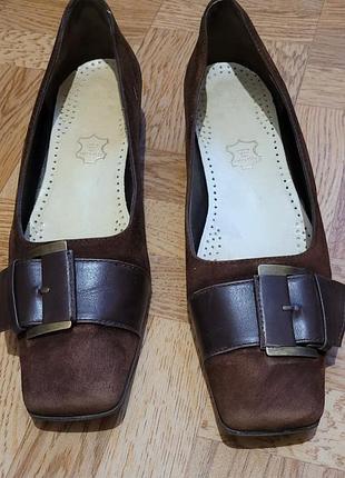 Туфли женские коричневые замшевые с пряжкой roberta celli испания 39 размер