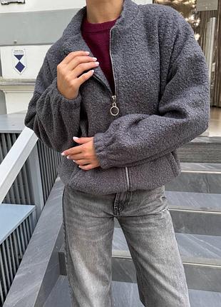 Жіноча куртка бомбер з барашка букле на замку блискавці оверсайз