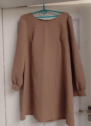 Свободное платье с пуговицами на спине р.16