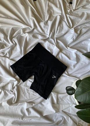 Спортивные бесшовные шорты gymshark хс