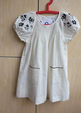 Плаття з вишивкою mayoral на 2-3 роки