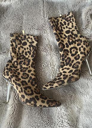 Леопардові м’які чоботи на підборах з прозорими підборами 38 розміру